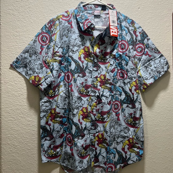 Marvel Button Up Down Shirt Reverse Print Hulk Spiderman Ironman Thor XLarge NWT - Picture 1 of 4